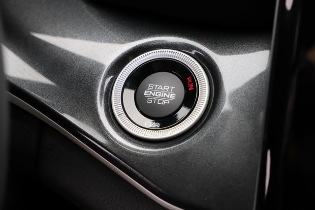 Used 2023 Jeep Grand Cherokee Laredo image 31