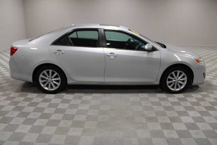 Used 2013 Toyota Camry XLE w/ Leather Pkg FWD image 13