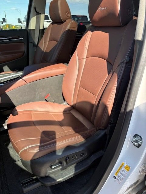Used 2020 Buick Enclave Avenir w/ Avenir Technology Package FWD image 6