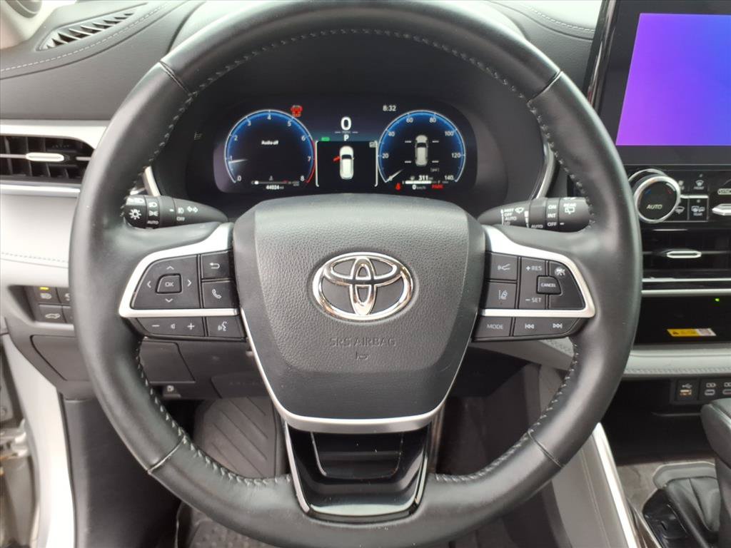 Used 2023 Toyota Highlander Platinum AWD/4WD image 29