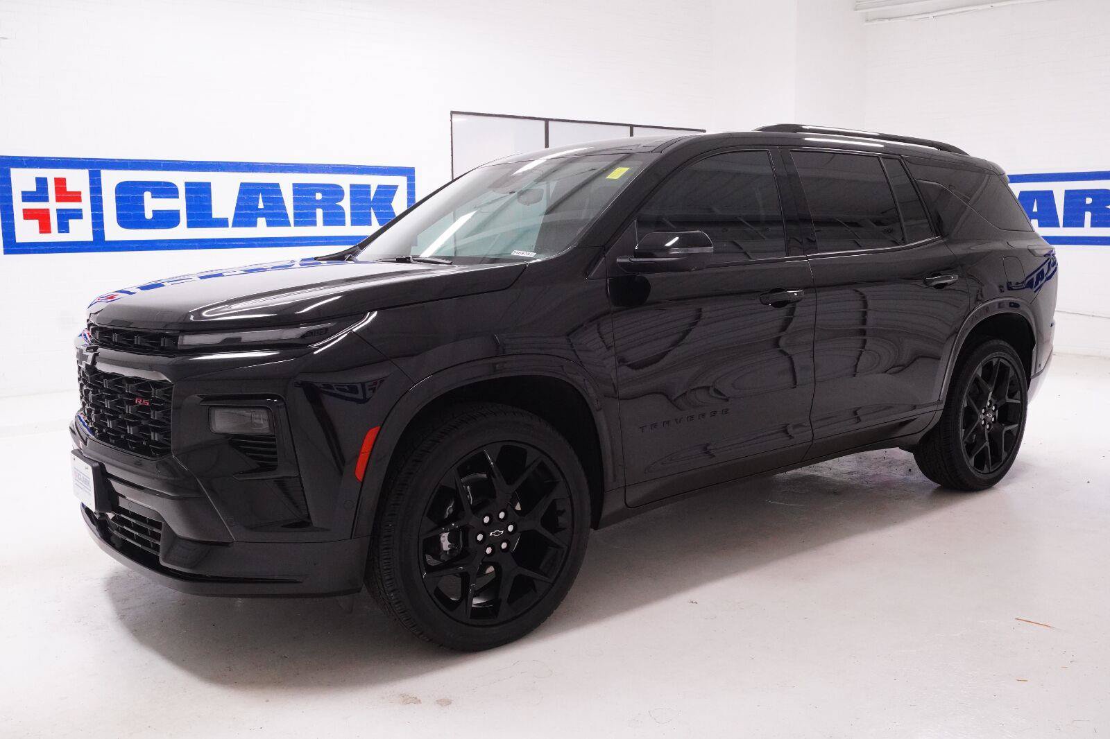 Used 2026 Chevrolet Traverse RS FWD image 42