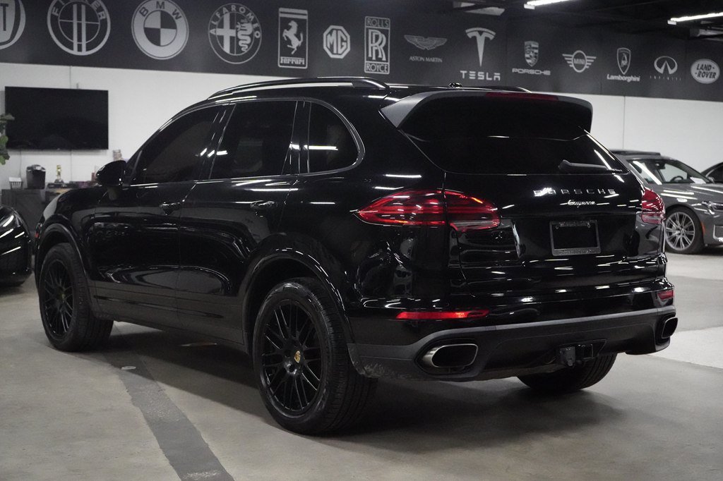 Used 2017 Porsche Cayenne Platinum Edition AWD/4WD image 3