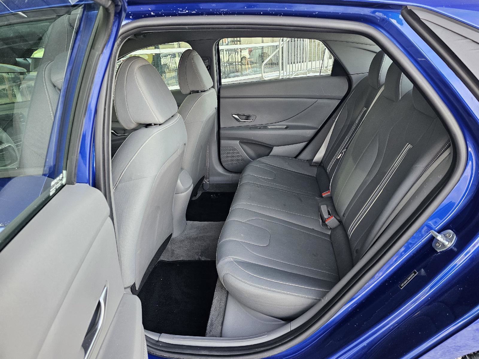 Used 2021 Hyundai Elantra SEL image 17