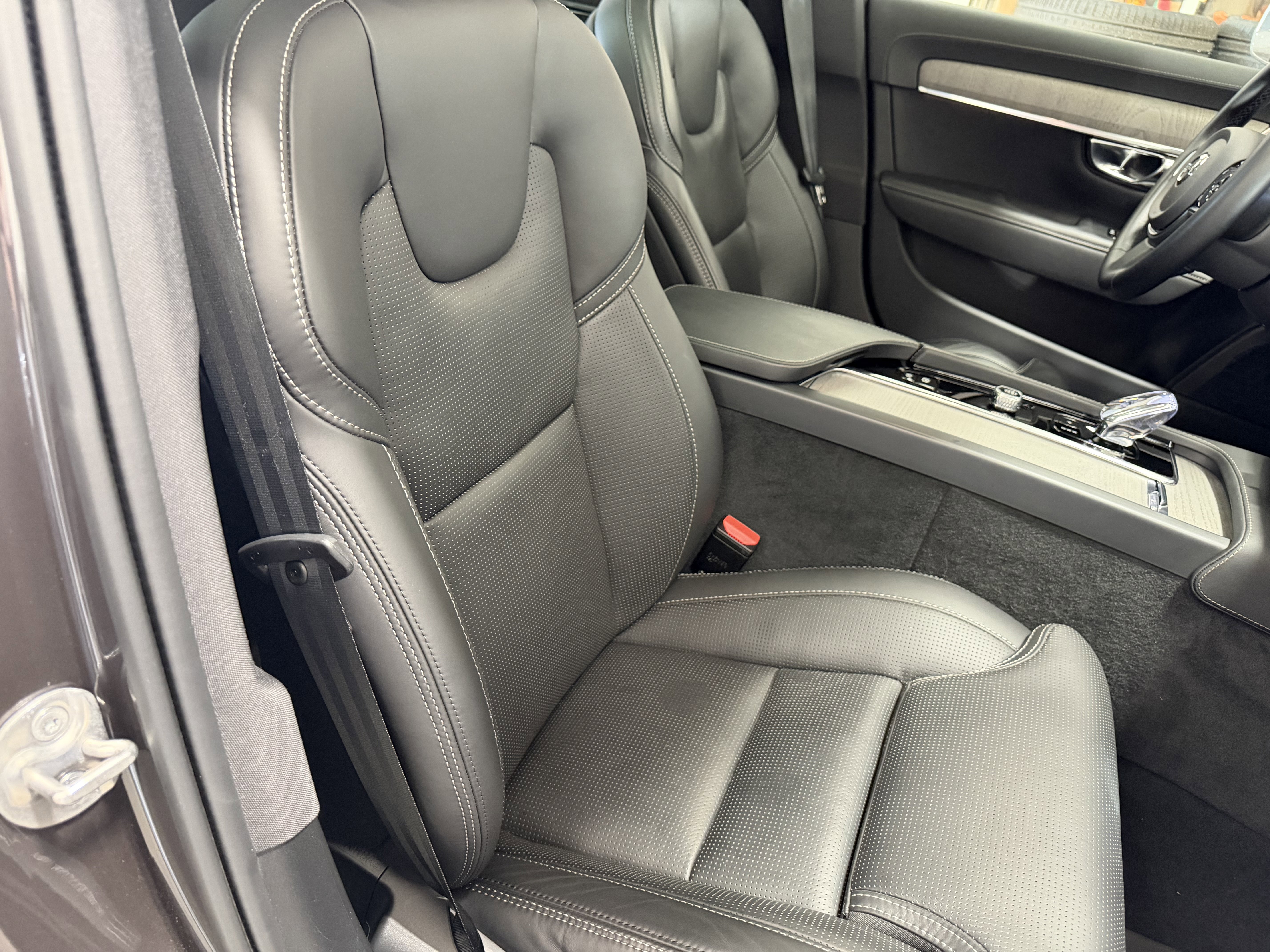 Used 2025 Volvo V90 B6 Cross Country Ultra w/ Protection Package Premier AWD/4WD image 23
