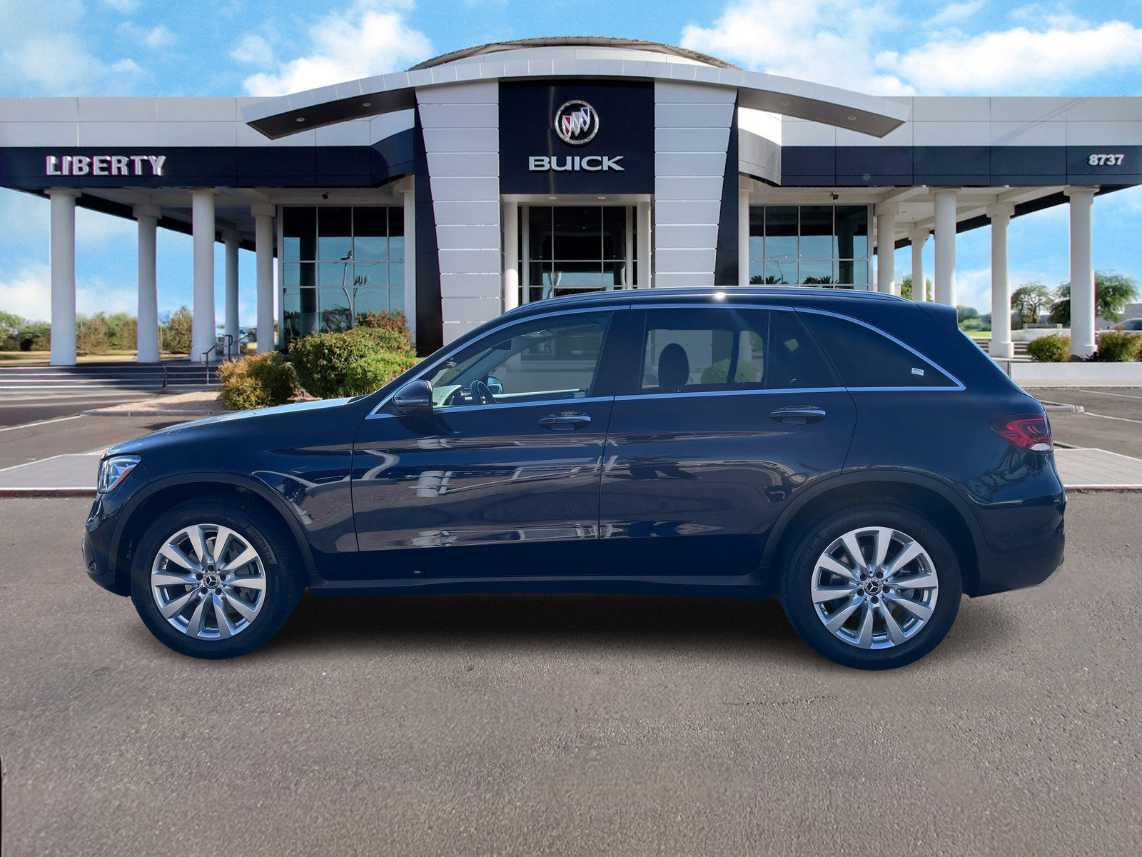 Used 2021 Mercedes-Benz GLC 300 GLC 300 w/ Premium Package image 7