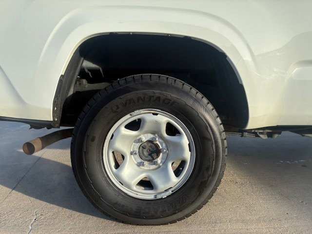 Used 2020 Toyota Tacoma SR image 10