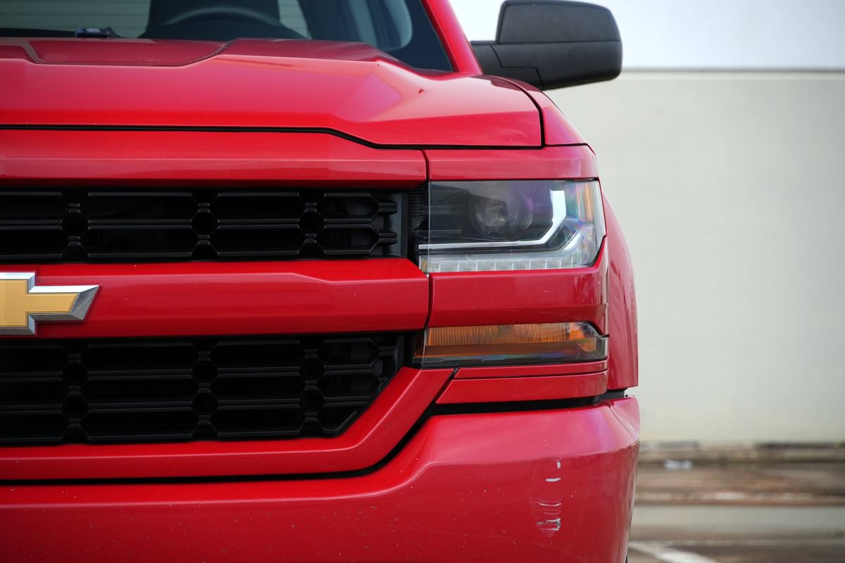 Used 2018 Chevrolet Silverado 1500 Custom w/ Custom Convenience Package RWD image 20
