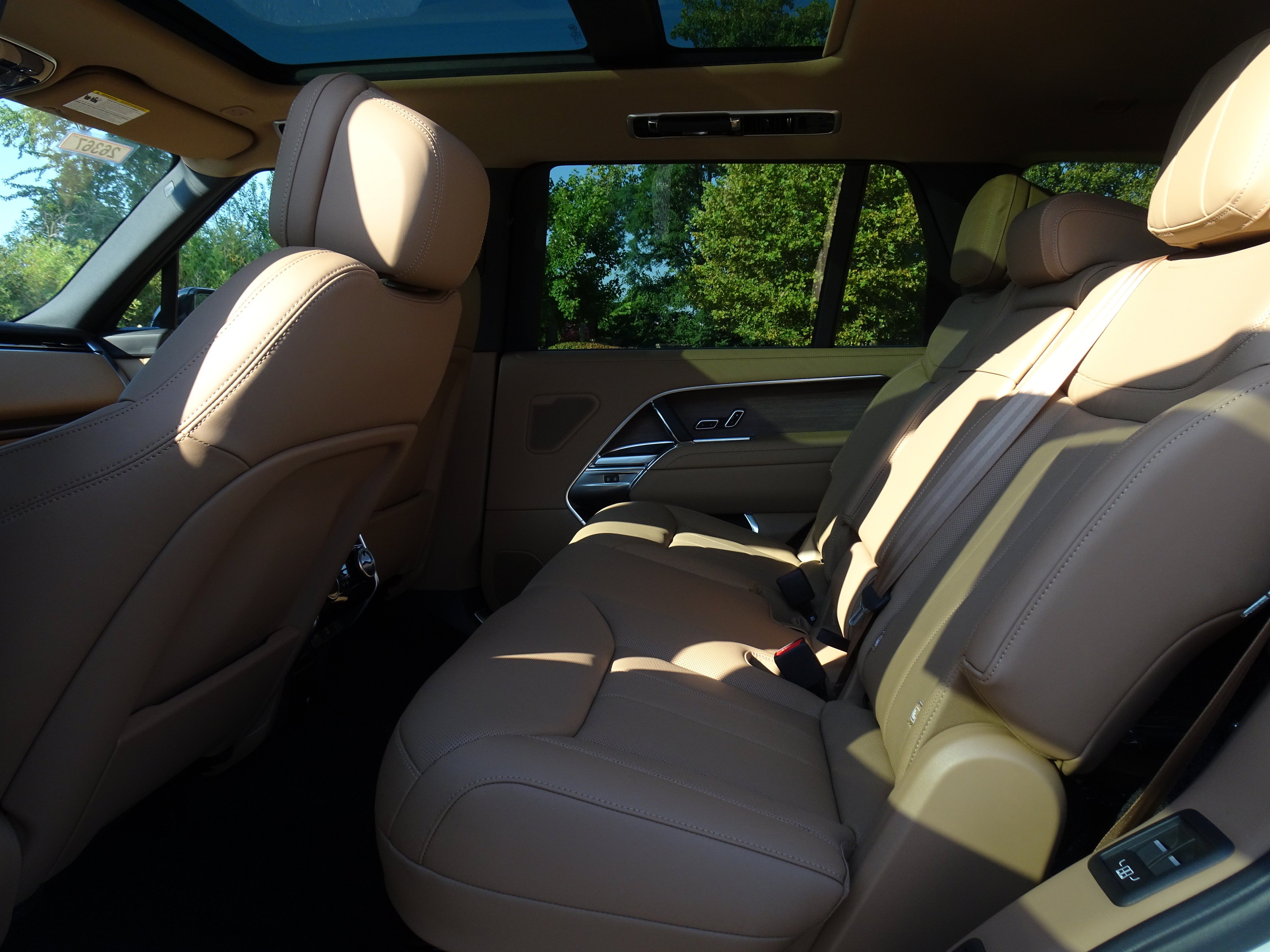 New 2026 Land Rover Range Rover Long Wheelbase SE AWD/4WD image 20