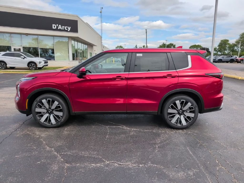 New 2026 Mitsubishi Outlander SE AWD/4WD image 14