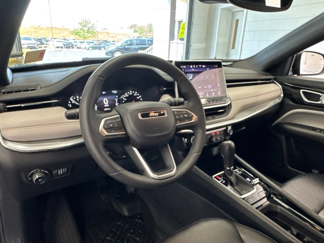 Used 2024 Jeep Compass Limited AWD/4WD image 15