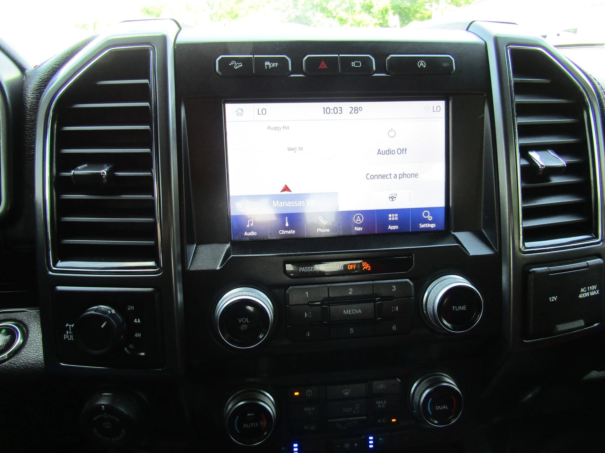 Used 2019 Ford F150 Lariat w/ Equipment Group 502A Luxury AWD/4WD image 26