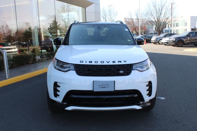 Used 2025 Land Rover Discovery Dynamic SE image 8