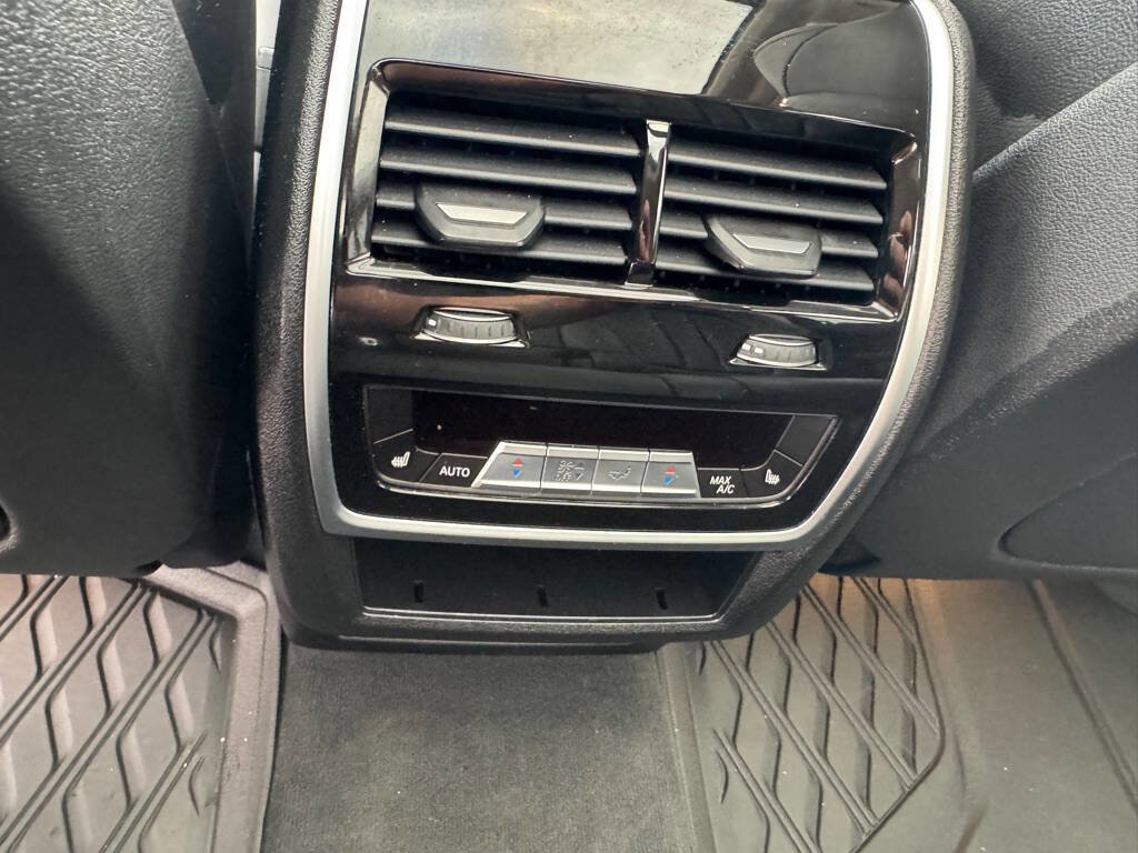 Used 2020 BMW X7 xDrive40i w/ Cold Weather Package image 39