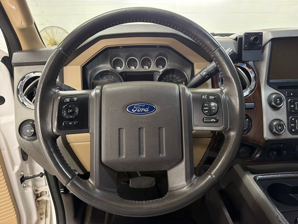 Used 2016 Ford F250 Lariat w/ Lariat Interior Package AWD/4WD image 16
