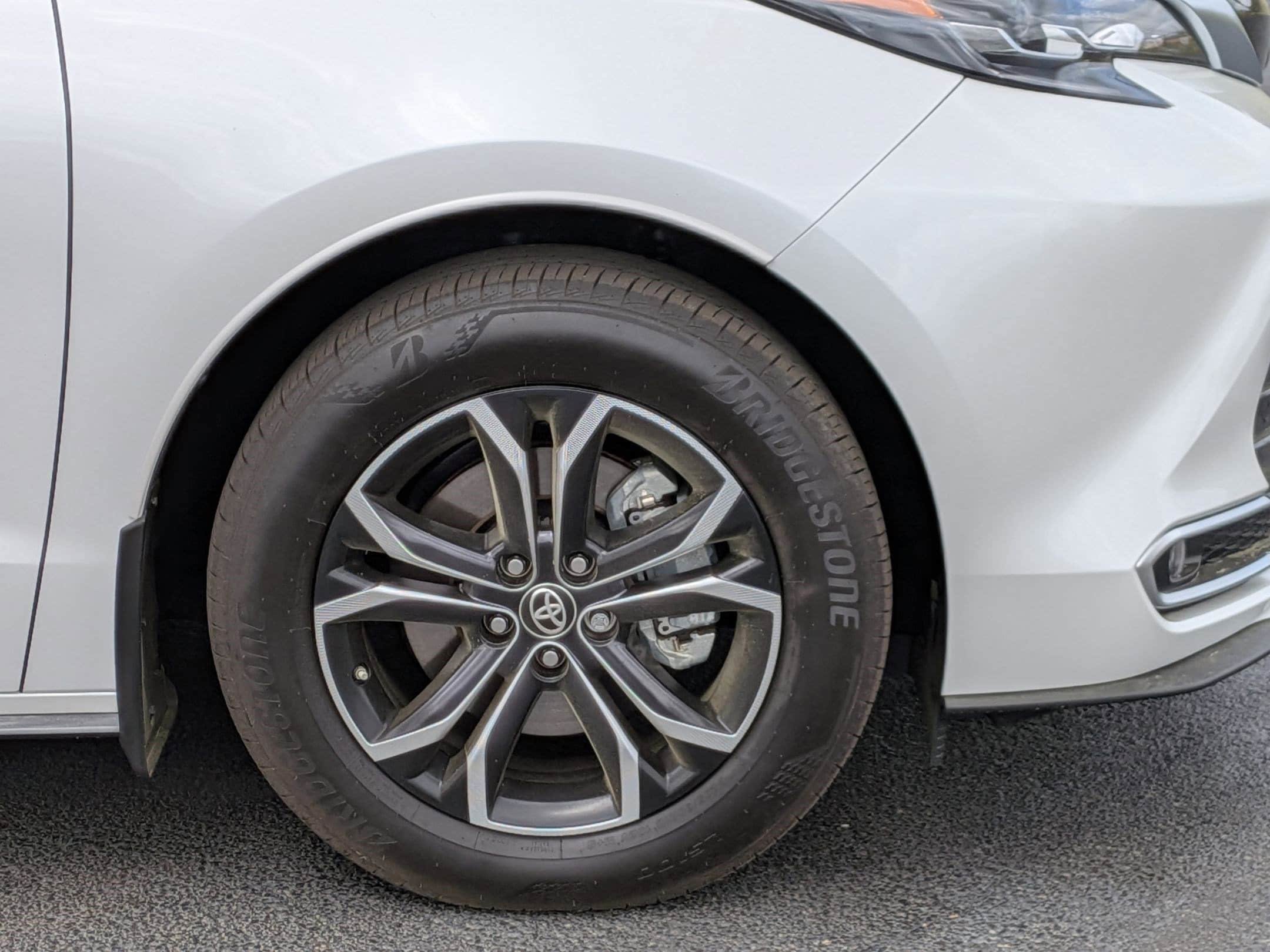 Used 2025 Toyota Sienna Platinum AWD/4WD image 10