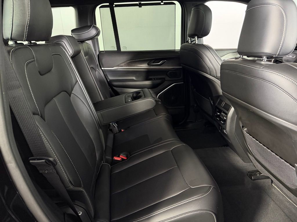 Used 2025 Jeep Grand Cherokee Limited 4xe image 30