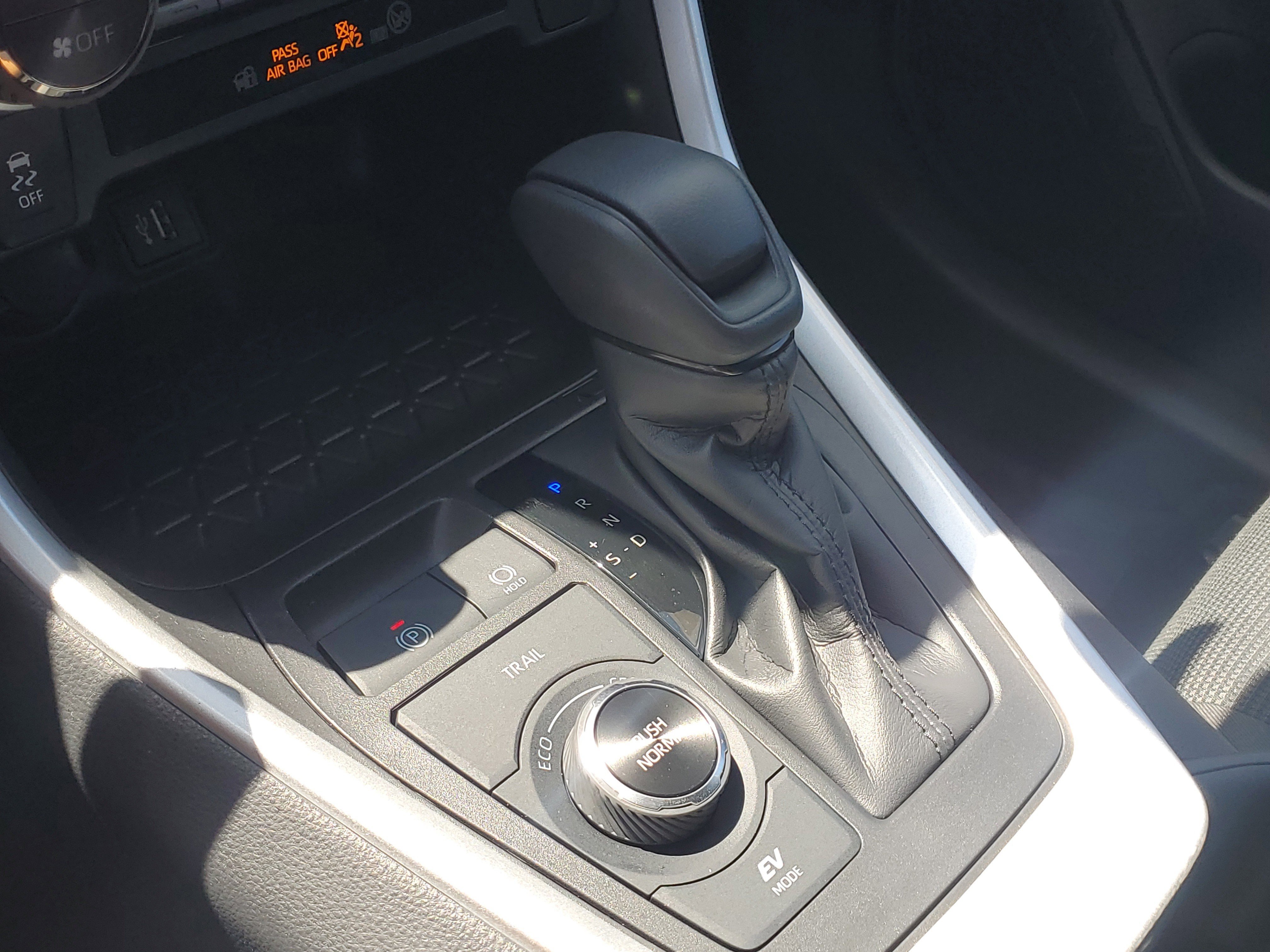 Certified 2024 Toyota RAV4 LE AWD/4WD image 30