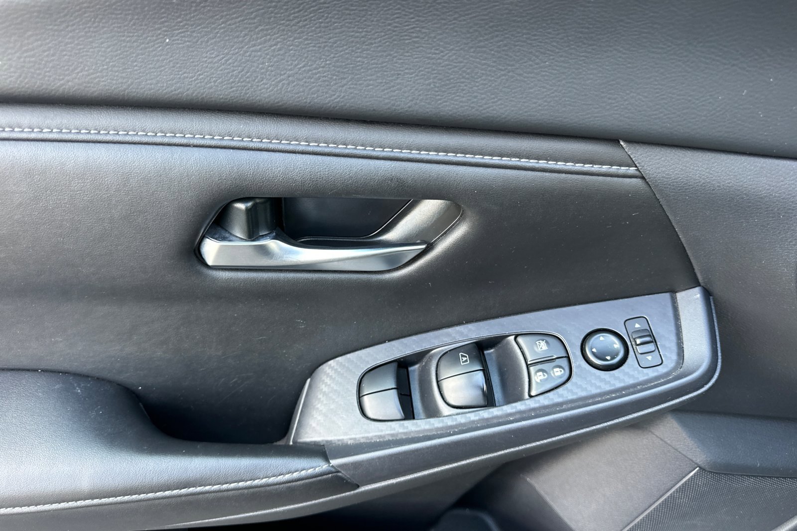 Used 2024 Nissan Sentra SV image 11