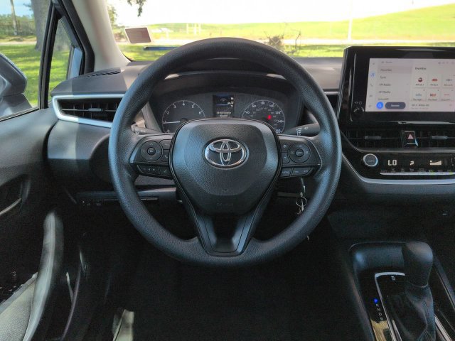 Used 2025 Toyota Corolla LE FWD image 15