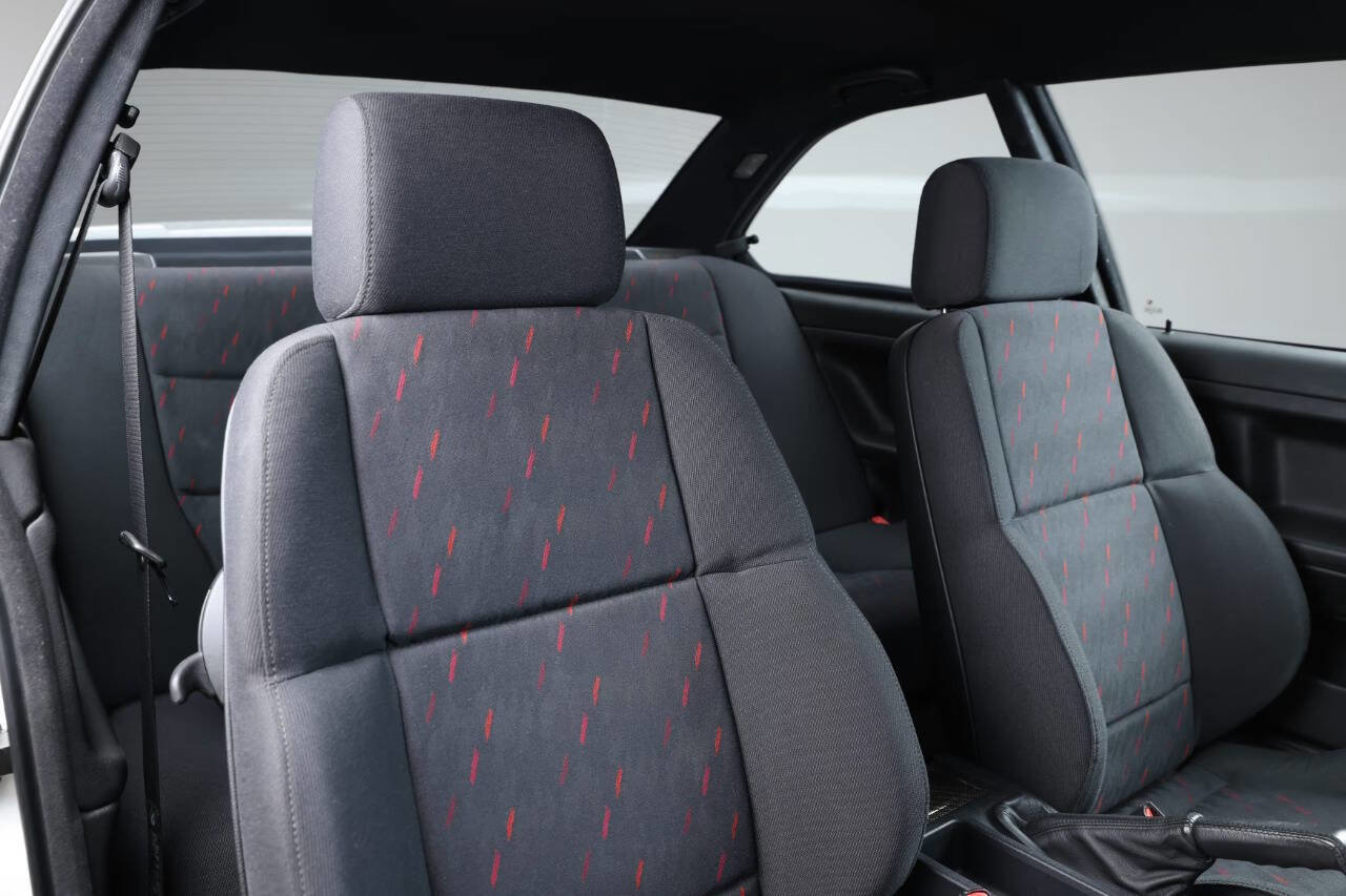 Used 1995 BMW M3 Coupe image 17