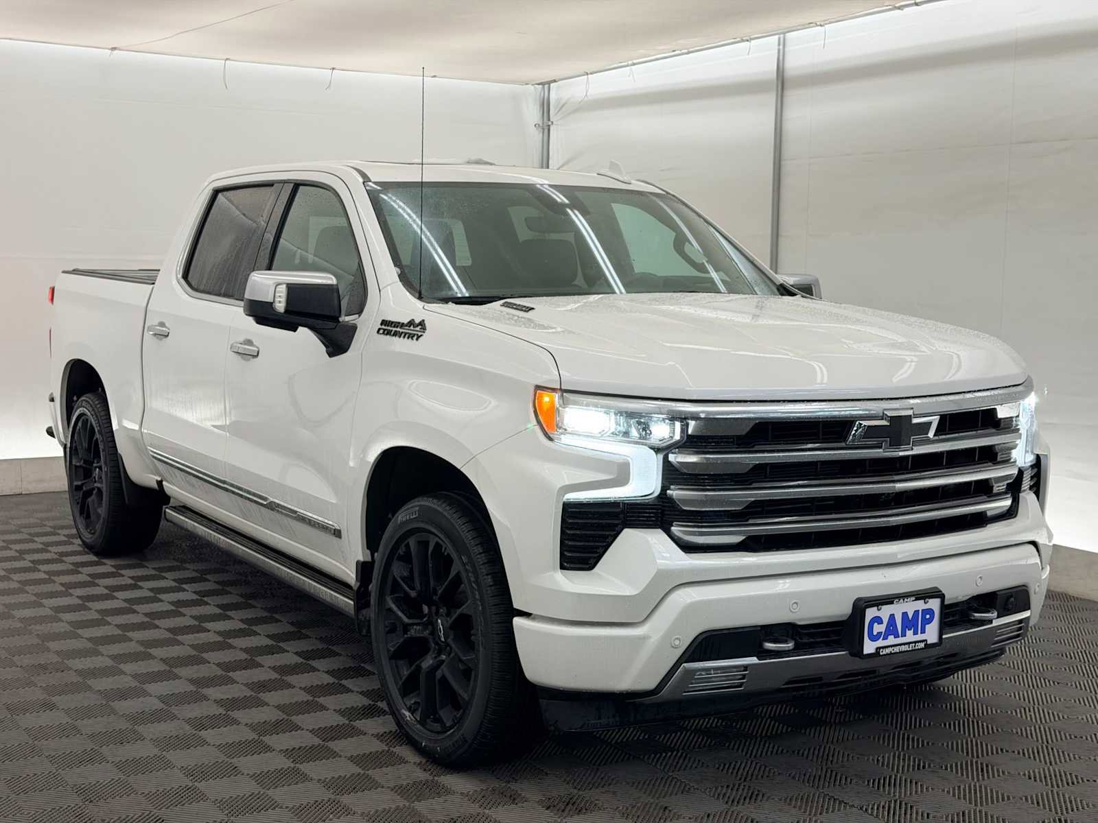 Used 2024 Chevrolet Silverado 1500 High Country AWD/4WD image 8