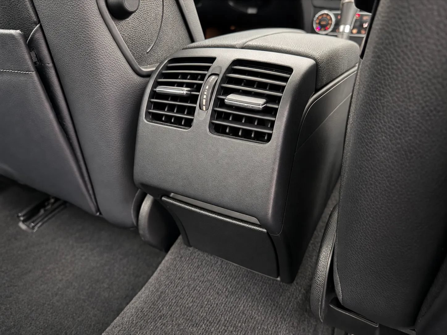 Used 2013 Mercedes-Benz C 250 Sedan image 22