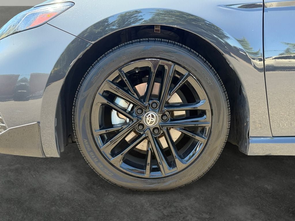 Used 2025 Toyota Camry SE FWD image 4