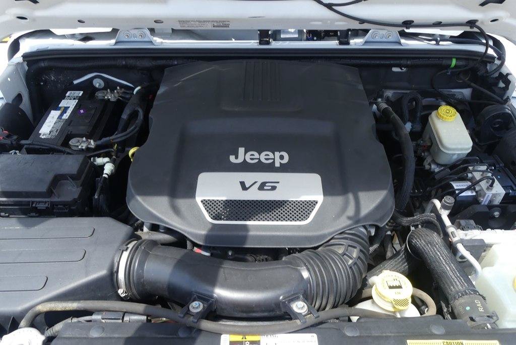 Used 2014 Jeep Wrangler Unlimited Sport w/ Quick Order Package 24S AWD/4WD image 32