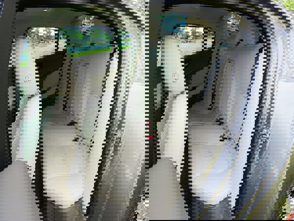 Used 2018 Jaguar XE Prestige image 19