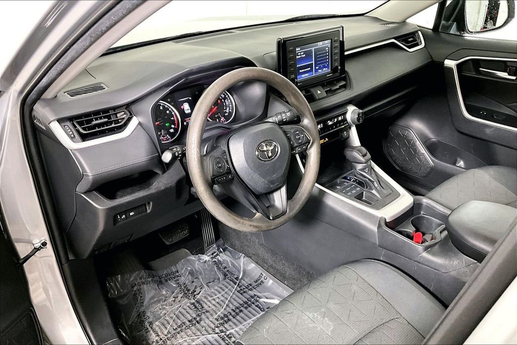 Used 2021 Toyota RAV4 XLE image 13