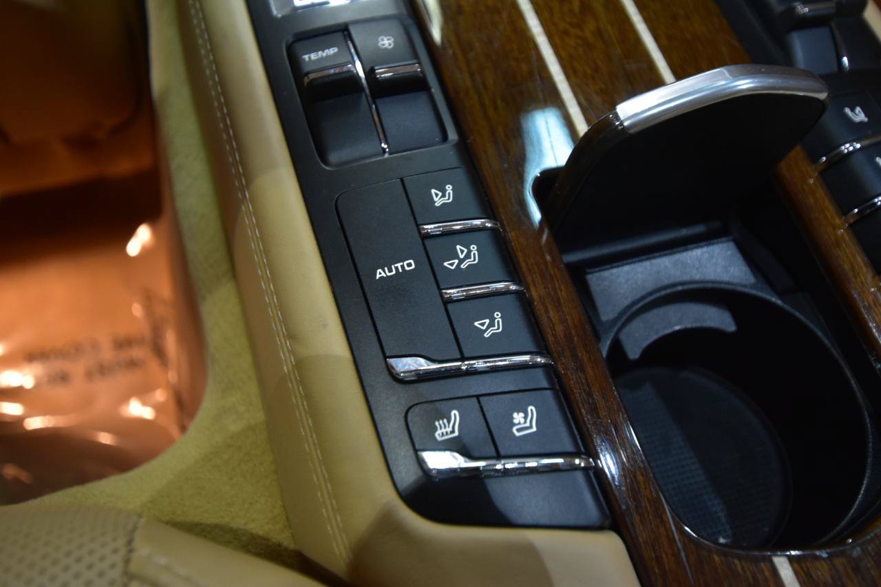 Used 2010 Porsche Panamera Turbo AWD/4WD image 48