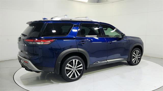 Certified 2025 Nissan Pathfinder Platinum w/ Cargo Package AWD/4WD image 8