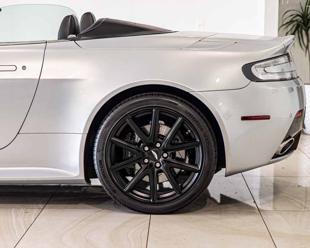 Used 2011 Aston Martin V8 Vantage S RWD image 7