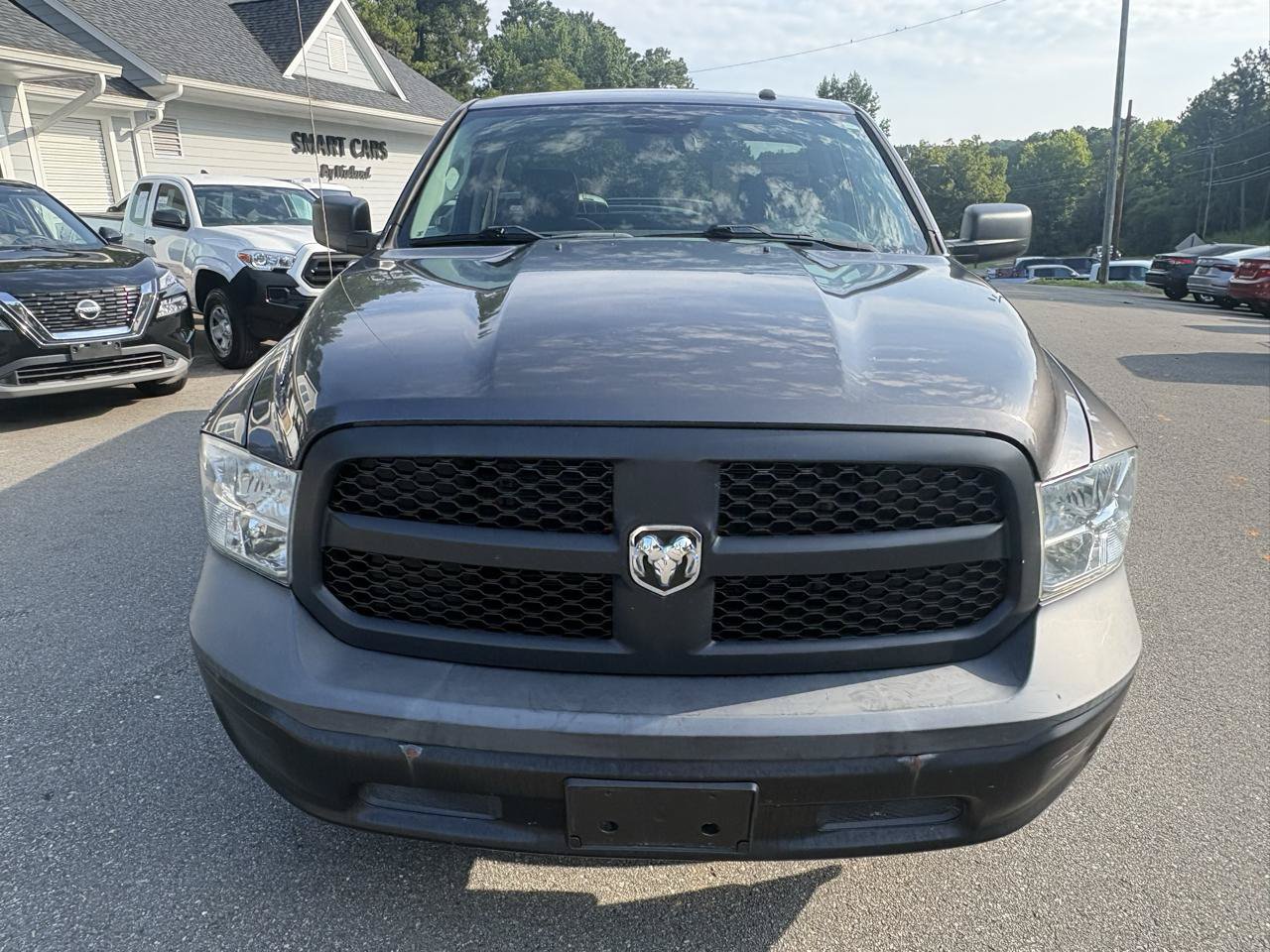 Used 2018 RAM 1500 Express RWD image 8