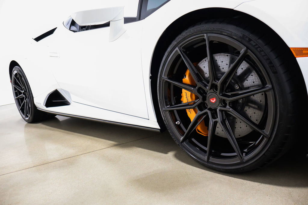 Used 2024 Lamborghini Huracan EVO image 39