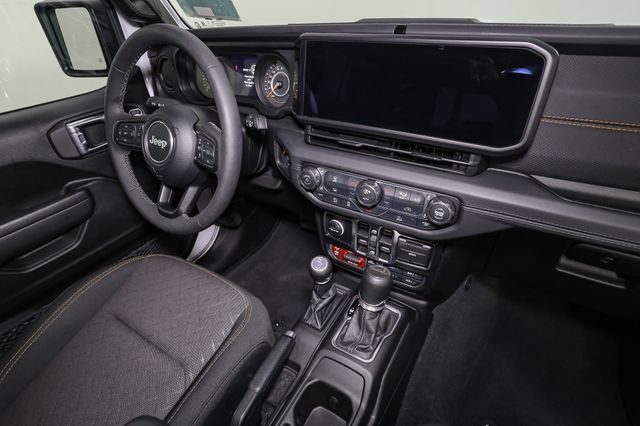 Used 2026 Jeep Gladiator Mojave AWD/4WD image 17