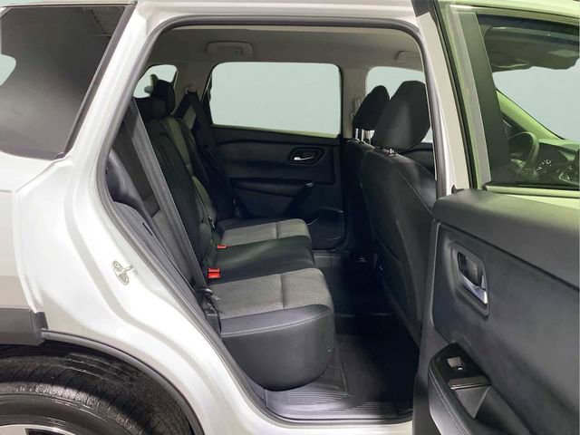 Certified 2025 Nissan Rogue SV image 27