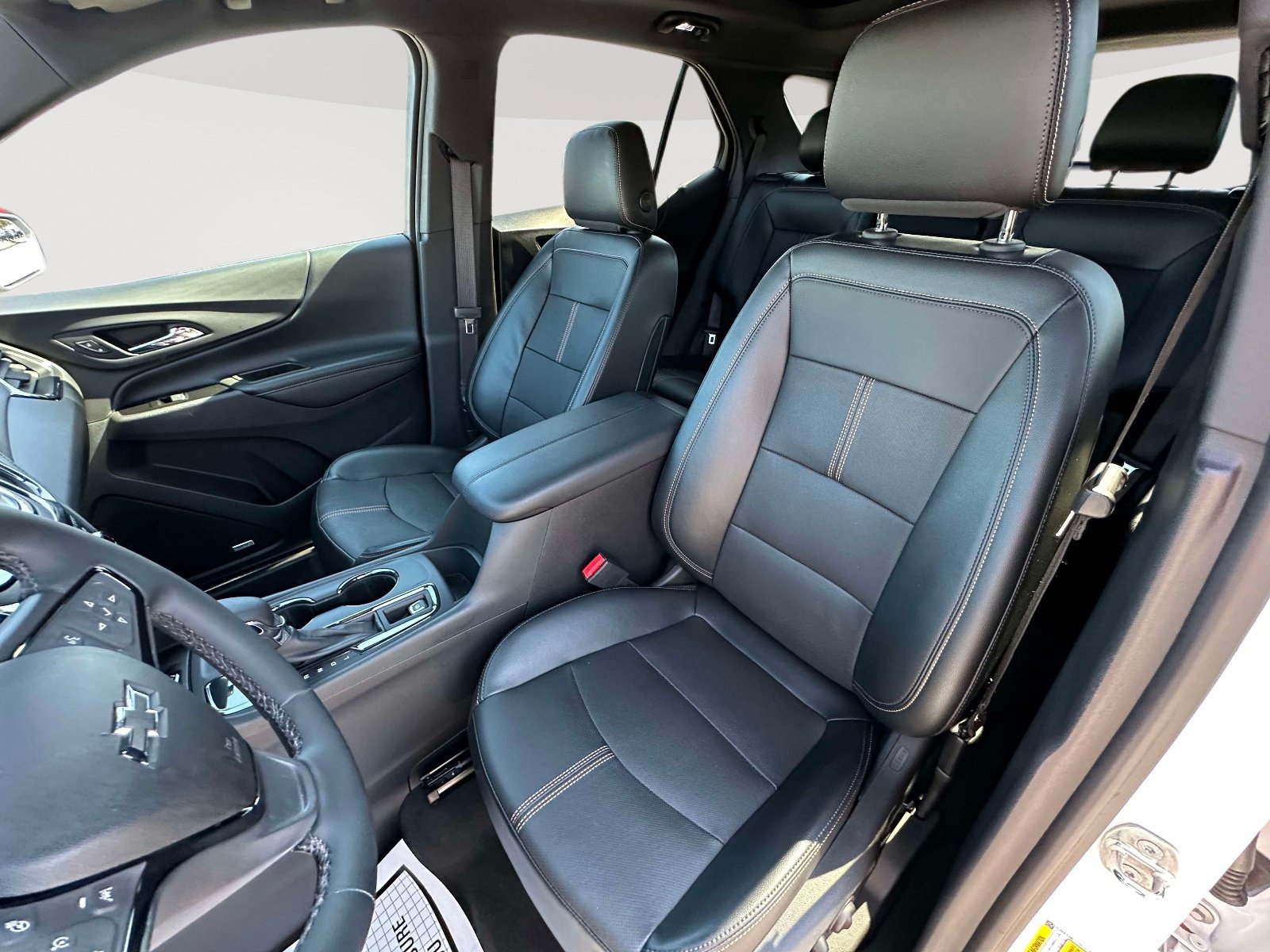 Used 2023 Chevrolet Equinox Premier FWD image 23