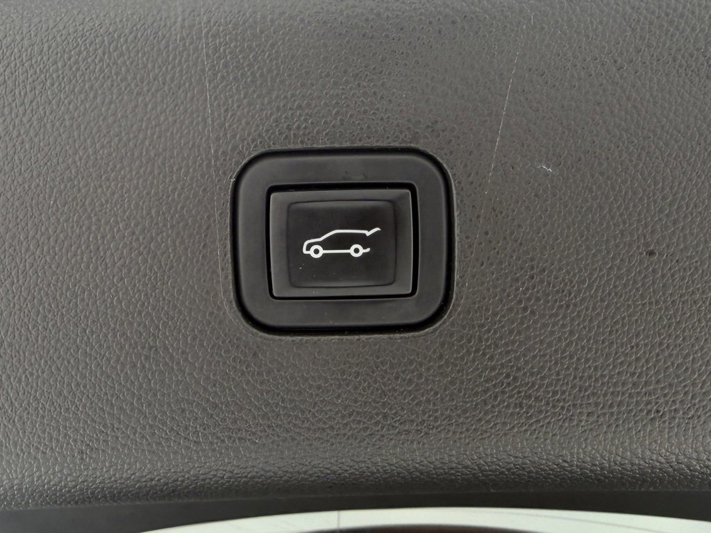 Used 2023 Buick Enclave Essence w/ Experience Buick Package image 8