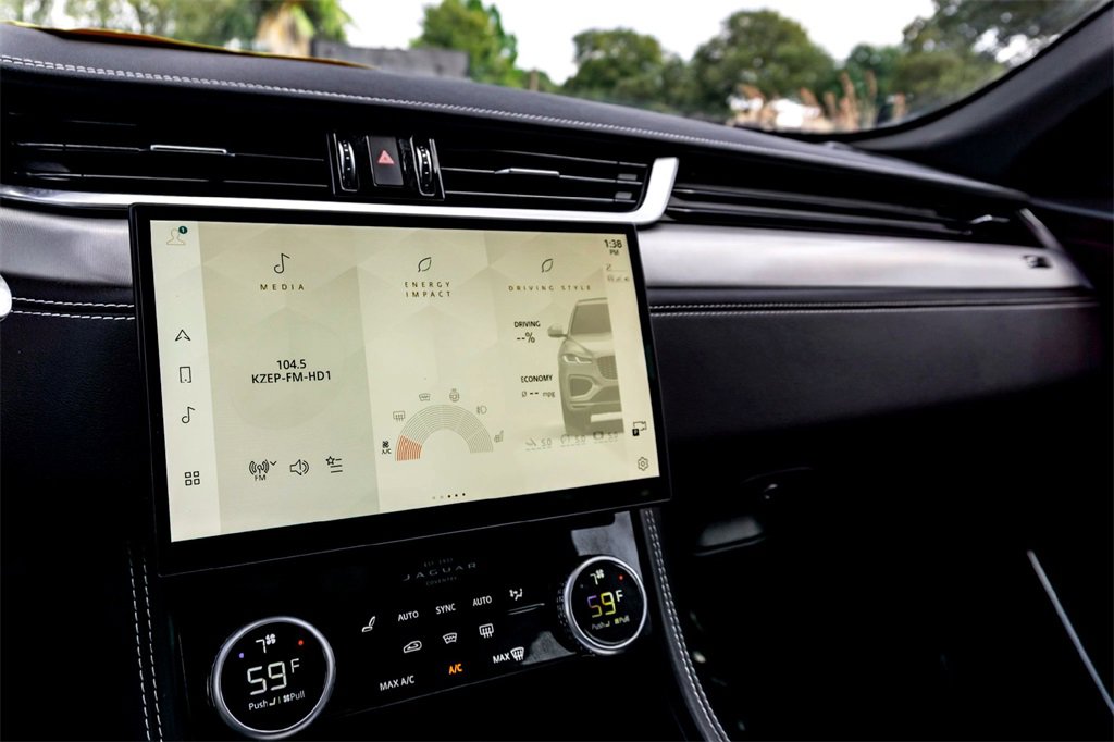 Used 2024 Jaguar F-PACE R-Dynamic S image 24