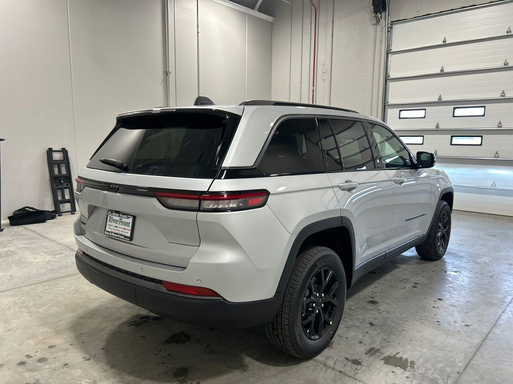 New 2026 Jeep Grand Cherokee Altitude AWD/4WD image 6