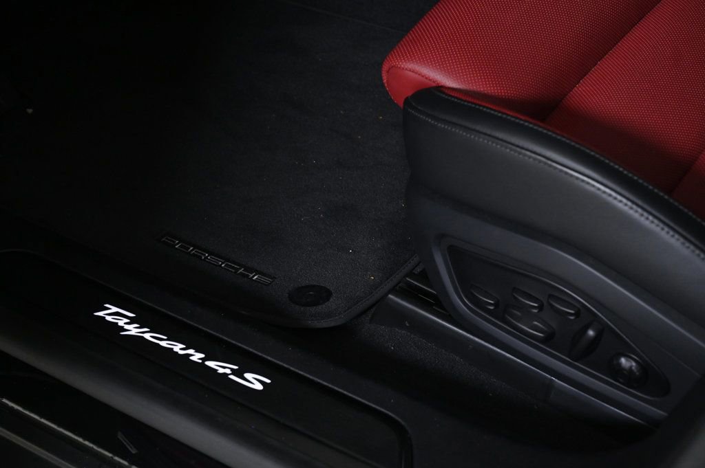 Used 2025 Porsche Taycan 4S image 24