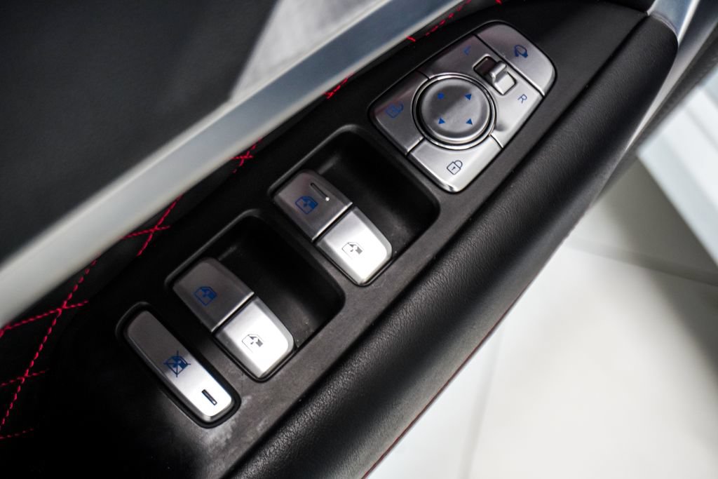Used 2023 Genesis G70 3.3T w/ Sport Prestige Package RWD image 25