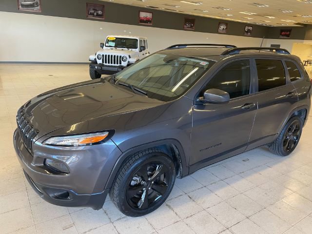 Used 2018 Jeep Cherokee Latitude w/ Altitude Package image 12