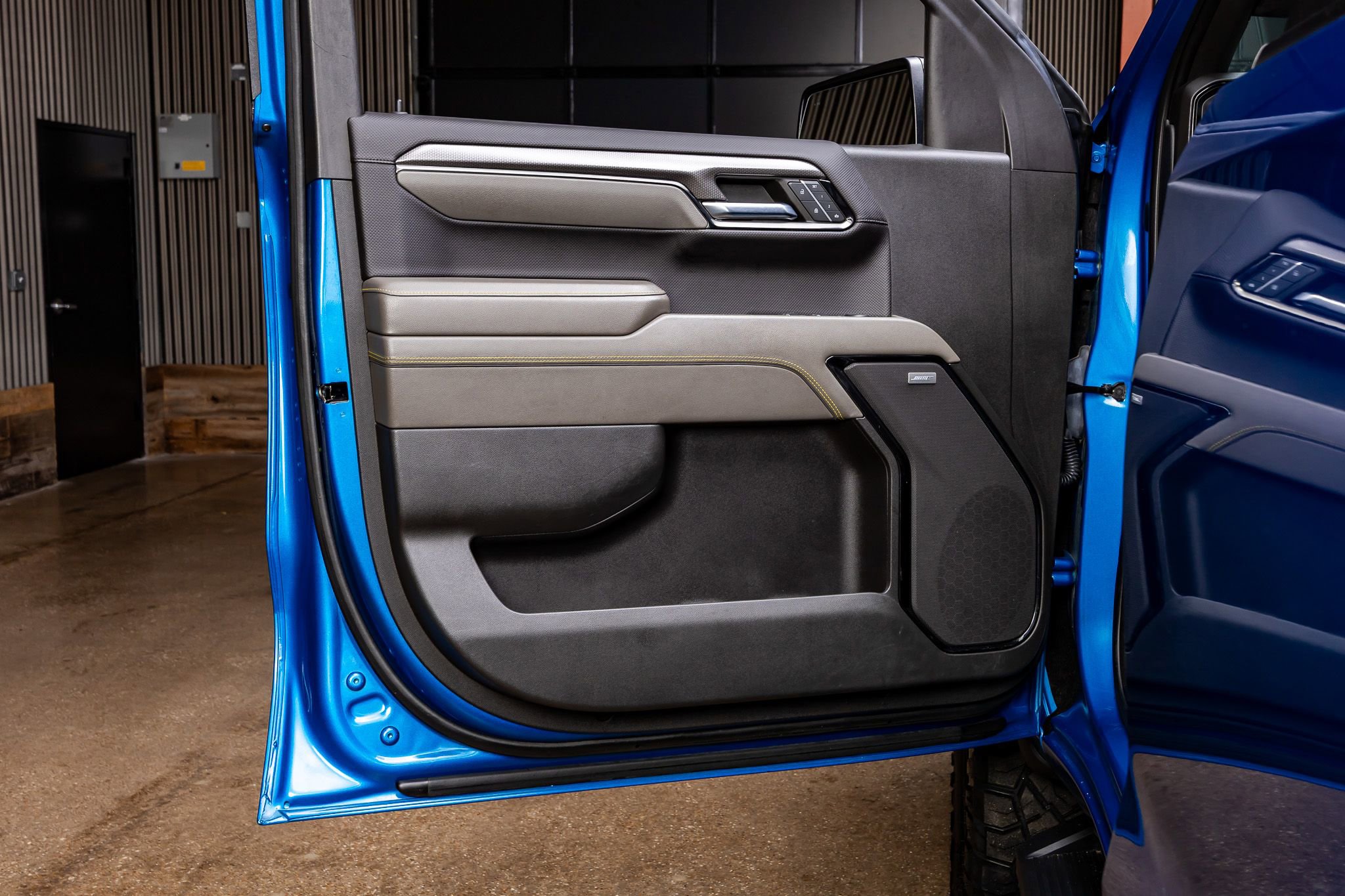 Used 2022 Chevrolet Silverado 1500 ZR2 w/ Technology Package AWD/4WD image 35