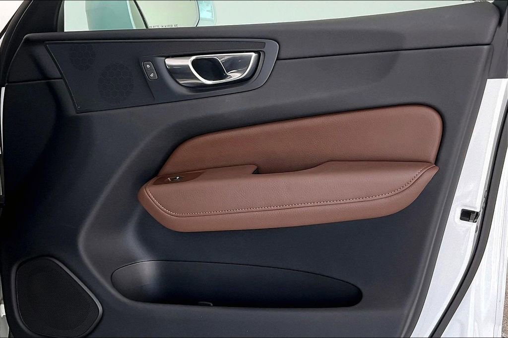 Certified 2022 Volvo XC60 T8 Inscription Expression image 24