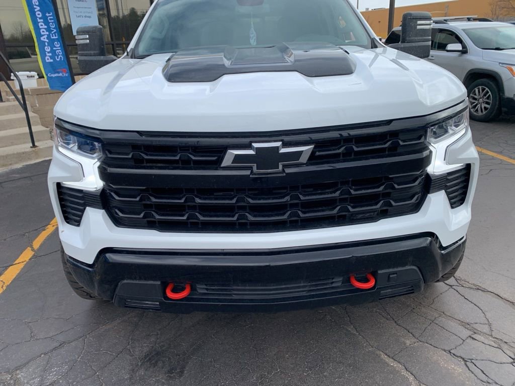 Used 2025 Chevrolet Silverado 1500 LT Trail Boss w/ Convenience Package II image 9