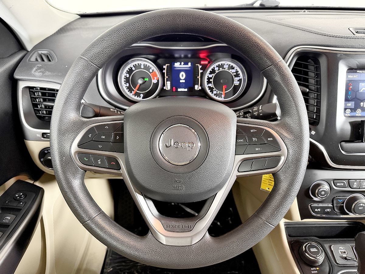 Used 2021 Jeep Cherokee Latitude AWD/4WD image 52