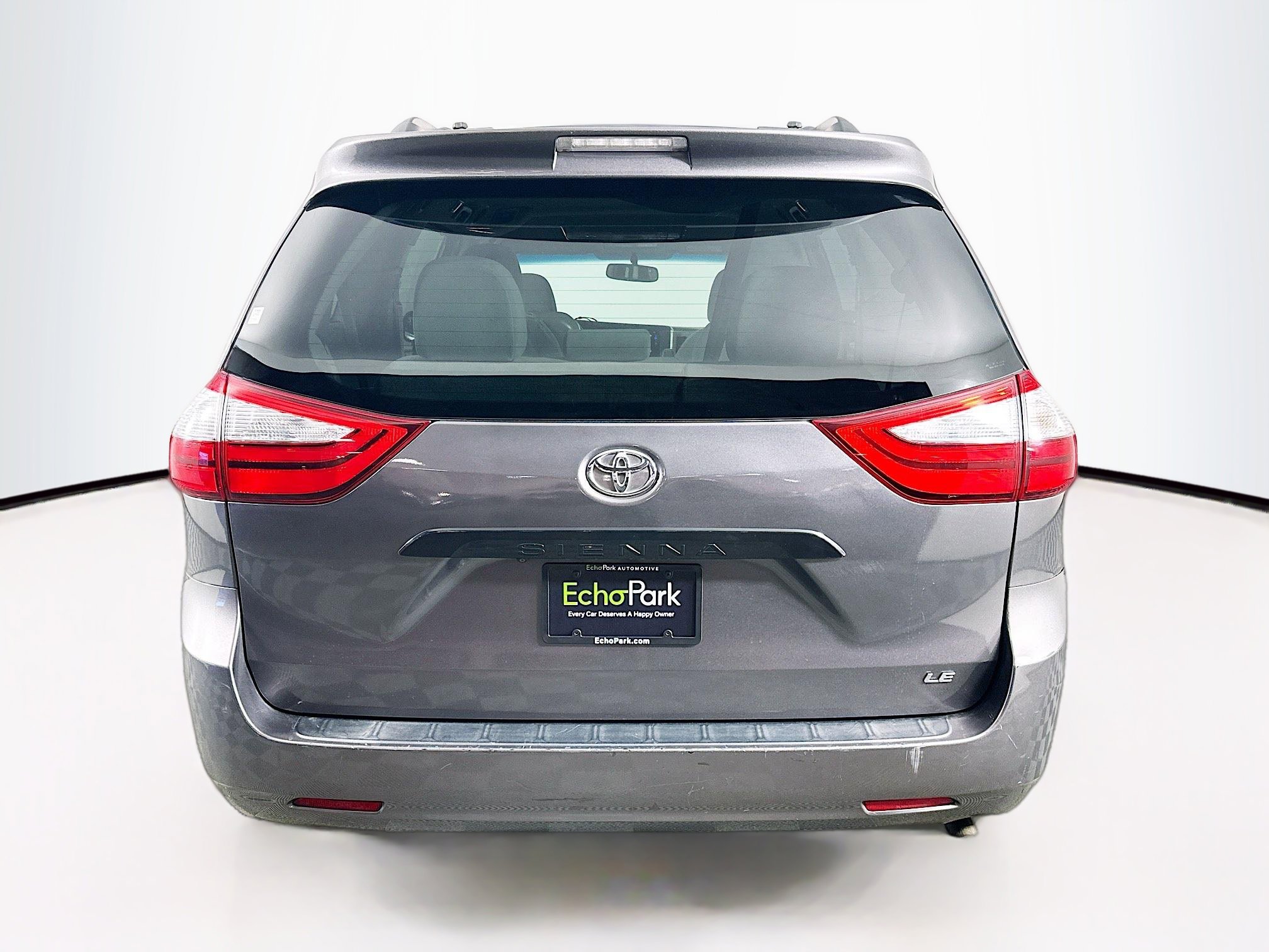 Used 2015 Toyota Sienna LE image 7