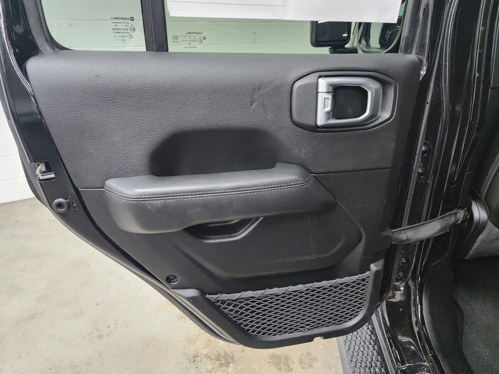 Used 2021 Jeep Wrangler Unlimited Sahara image 21